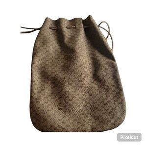 Gucci large pouch without label